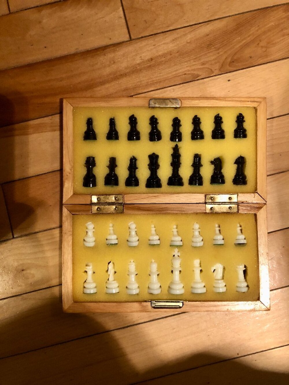 Folding Wooden Magnetic Chess Set Chessboard Plastic Pieces Chess Board 20x20 cm